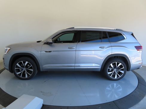 New 2025 Volkswagen Atlas SEL Premium R-Line image 8