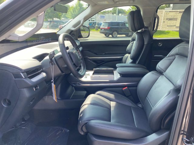 New 2027 Lincoln Navigator Reserve AWD/4WD image 10