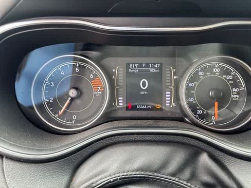 Used 2019 Jeep Cherokee Latitude w/ Popular Appearance Group FWD image 13