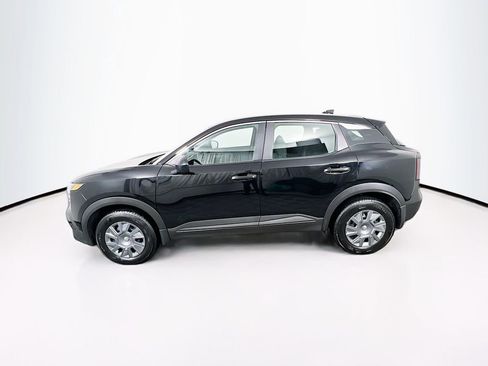 Used 2025 Nissan Kicks S image 4