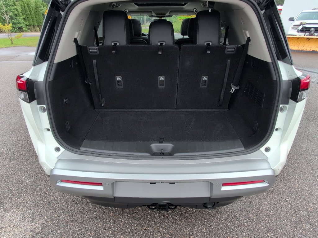 Used 2023 Nissan Pathfinder Platinum AWD/4WD image 13
