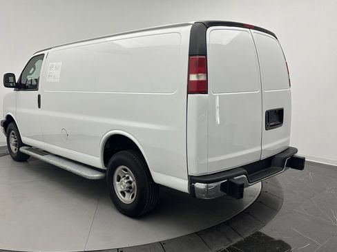Used 2023 Chevrolet Express 2500 w/ Driver Convenience Package image 5
