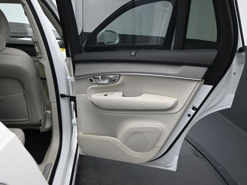 New 2026 Volvo XC90 B6 Ultra w/ Protection Package AWD/4WD image 32