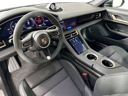 Certified 2025 Porsche Taycan 4S image 4