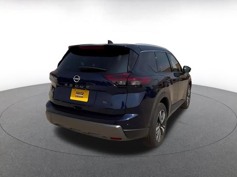 Used 2026 Nissan Rogue SL FWD image 11
