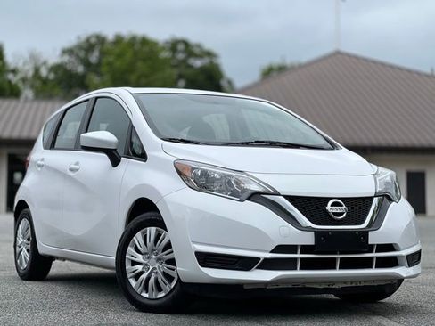 Used 2017 Nissan Versa Note SV FWD image 3