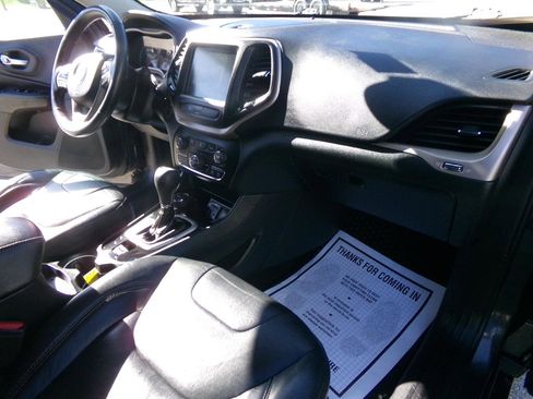 Used 2016 Jeep Cherokee Limited AWD/4WD image 13