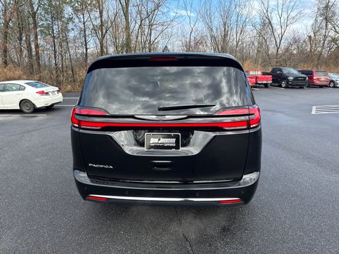 New 2026 Chrysler Pacifica Select FWD image 6