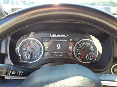 Used 2022 RAM 1500 Big Horn AWD/4WD image 16