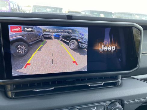 New 2026 Jeep Wrangler Unlimited Sahara AWD/4WD image 12