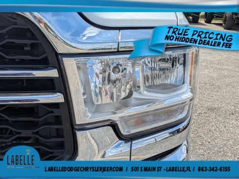 Used 2024 RAM 2500 Tradesman w/ Chrome Appearance Group AWD/4WD image 10