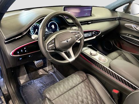 Used 2025 Genesis GV70 3.5T Sport w/ Sport Prestige Package image 9