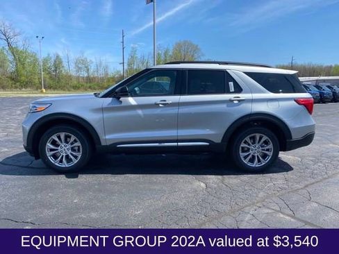 Used 2024 Ford Explorer XLT w/ Equipment Group 202A AWD/4WD image 2