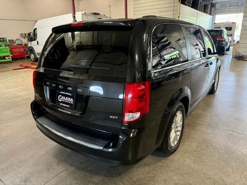 Certified 2020 Dodge Grand Caravan SXT FWD image 19