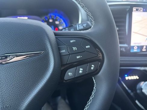 New 2026 Chrysler Pacifica Limited w/ S Appearance Package image 17