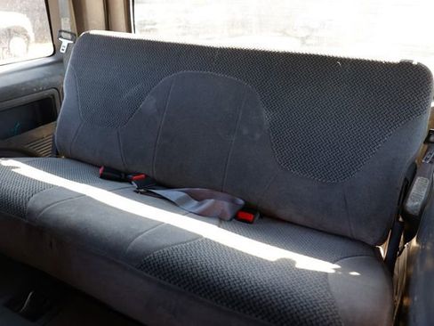 Used 2002 Ford Expedition XLT image 28