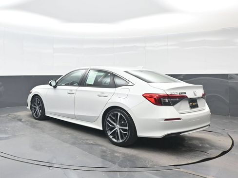Used 2022 Honda Civic Touring image 4