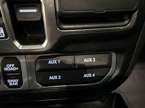 Used 2024 Jeep Wrangler Unlimited Rubicon w/ XTREMEE 35" Tire Package image 17