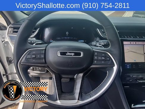 Used 2023 Jeep Grand Cherokee Limited w/ Luxury Tech Group II AWD/4WD image 12