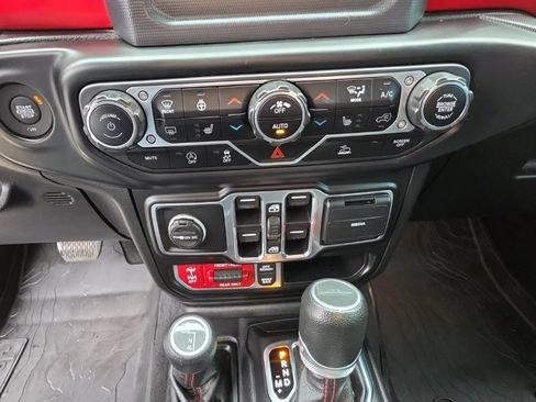 Used 2020 Jeep Gladiator Rubicon w/ LED Lighting Group AWD/4WD image 16