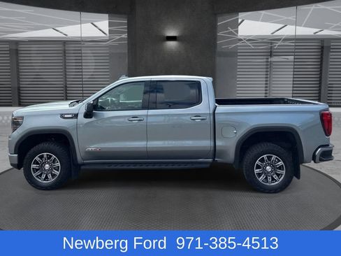 Used 2024 GMC Sierra 1500 AT4 w/ Technology Package AWD/4WD image 8