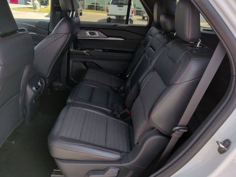 Used 2025 Ford Explorer ST-Line image 36