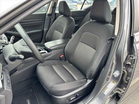 Used 2024 Nissan Altima 2.5 SV image 21