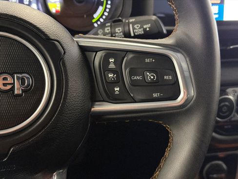 Used 2024 Jeep Wrangler Unlimited Sahara AWD/4WD image 19