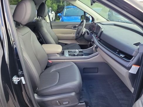 New 2026 Kia Carnival EX FWD image 7