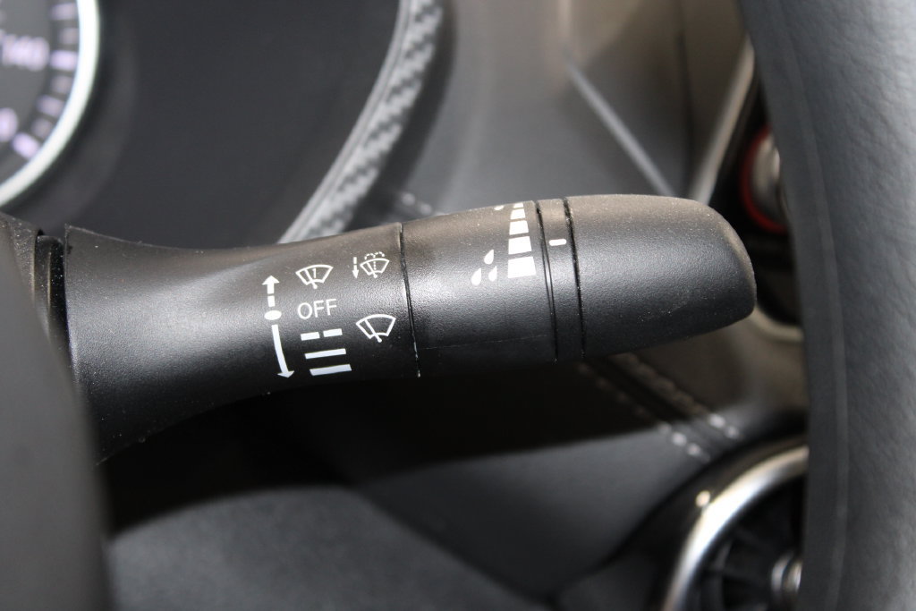Used 2025 Nissan Sentra SV FWD image 36
