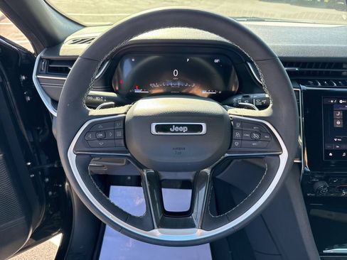 Used 2023 Jeep Grand Cherokee L Laredo AWD/4WD image 19