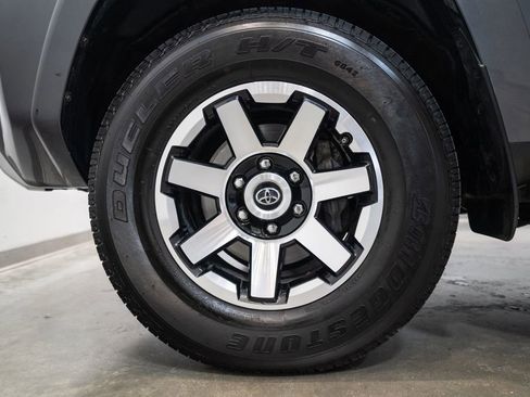 Certified 2020 Toyota 4Runner TRD Off-Road Premium w/ Moonroof Package image 9