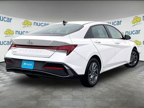 Used 2024 Hyundai Elantra SEL FWD image 6