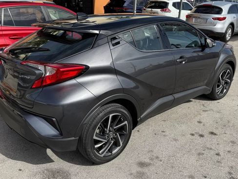 Used 2022 Toyota C-HR Limited image 3