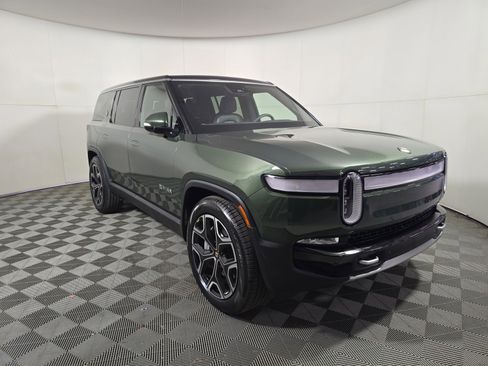 Used 2024 Rivian R1S Adventure AWD/4WD image 7