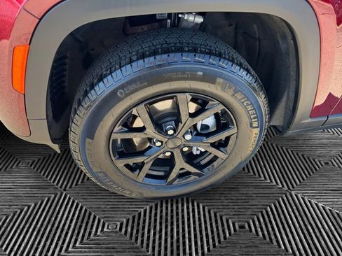New 2026 Jeep Grand Cherokee Altitude AWD/4WD image 9