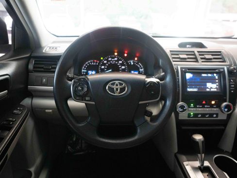 Used 2012 Toyota Camry LE FWD image 21