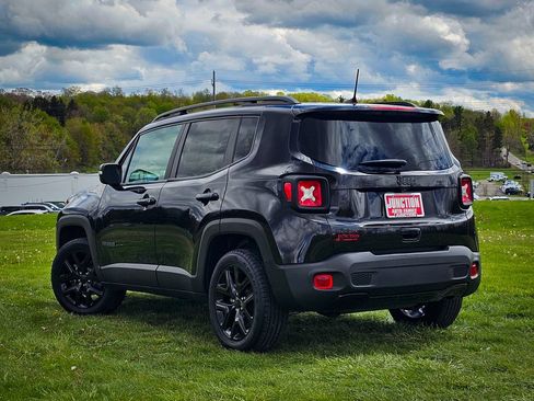 Certified 2022 Jeep Renegade Altitude w/ Convenience Group AWD/4WD image 6