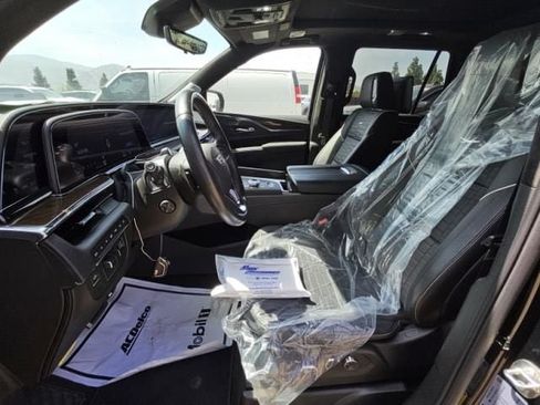 Used 2024 Cadillac Escalade Sport Platinum w/ LPO, ONYX Package AWD/4WD image 8