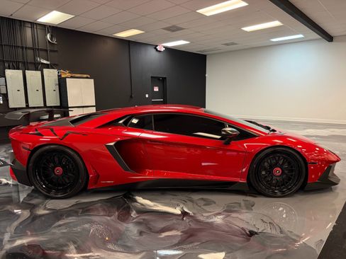 Used 2017 Lamborghini Aventador LP 750-4 Superveloce AWD/4WD image 14