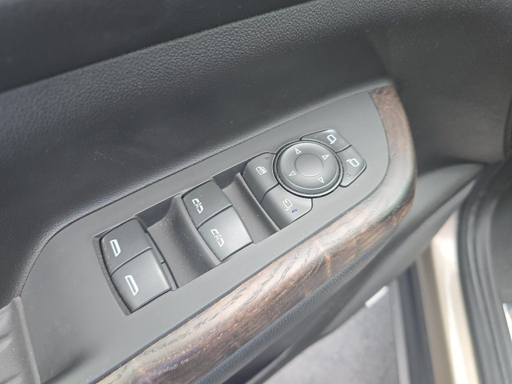 Used 2023 GMC Acadia Denali AWD/4WD image 13