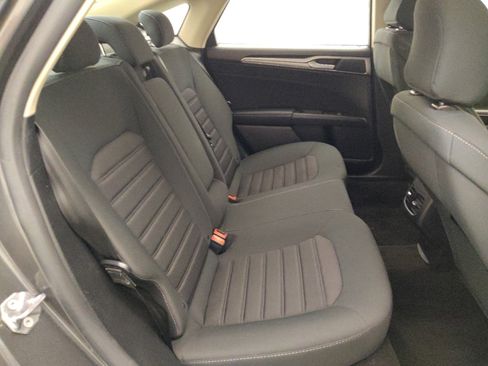 Used 2020 Ford Fusion SE FWD image 19