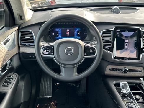 Used 2023 Volvo XC90 T8 Ultimate w/ Lounge Package AWD/4WD image 17