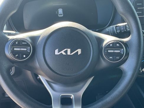 Used 2025 Kia Soul LX w/ LX Technology Package FWD image 27