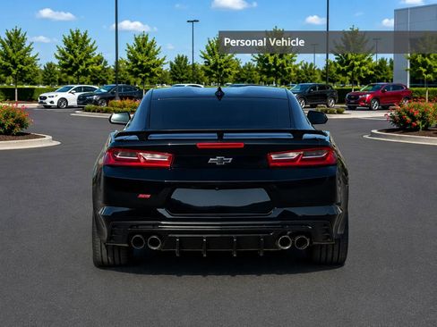 Used 2017 Chevrolet Camaro SS RWD image 4