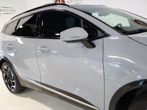 Used 2025 Kia Sportage SX image 8