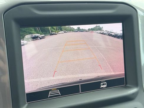 Used 2022 Chevrolet Silverado 1500 Custom RWD image 18