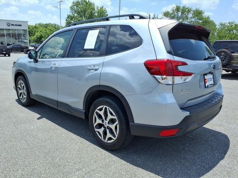 Used 2023 Subaru Forester Premium AWD/4WD image 6