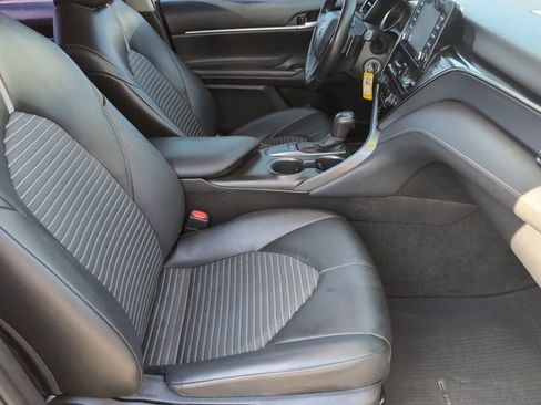 Used 2022 Toyota Camry SE w/ Carpet Mat Package (TMS) FWD image 24