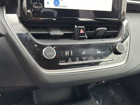 Used 2023 Toyota Corolla LE image 29